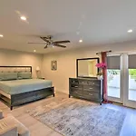 Las Vegas House With Pool And Hot Tub - 1 Mi To Strip!