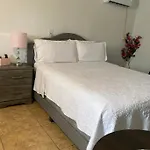 Cozy Studio…With Private Entrance
