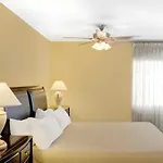 Travelsuites Inn