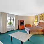 Travelsuites Inn