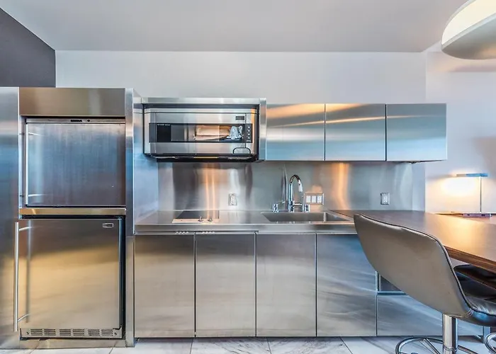 Beautiful High Rise Condo-307
