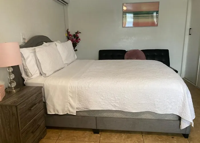 Cozy Studio…With Private Entrance