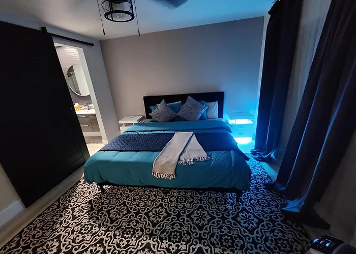 Best Location Home W Pool - Lv Convention & 3 Mi Strip & Fremont