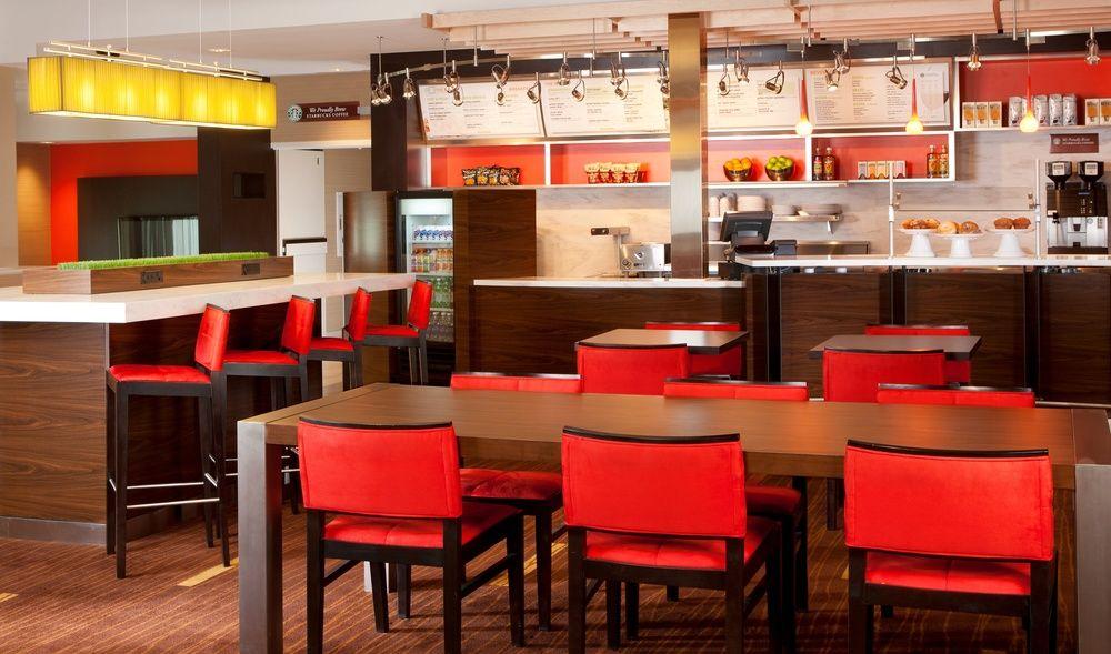 Courtyard By Marriott Convention Center Hotel 3*