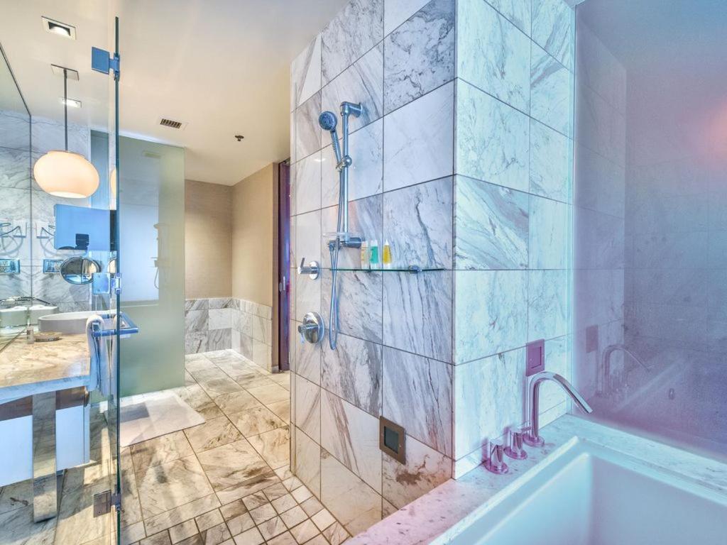 Beautiful High Rise Condo-307 Las Vegas