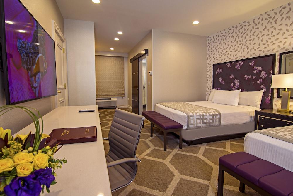 Resort Orleans And Casino 3*