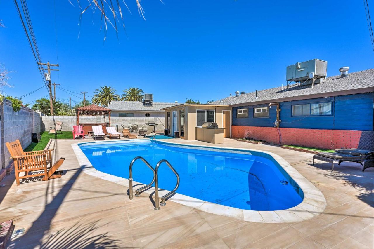 Holiday home Vegas Getaway With Patio About 3 Mi To Strip!