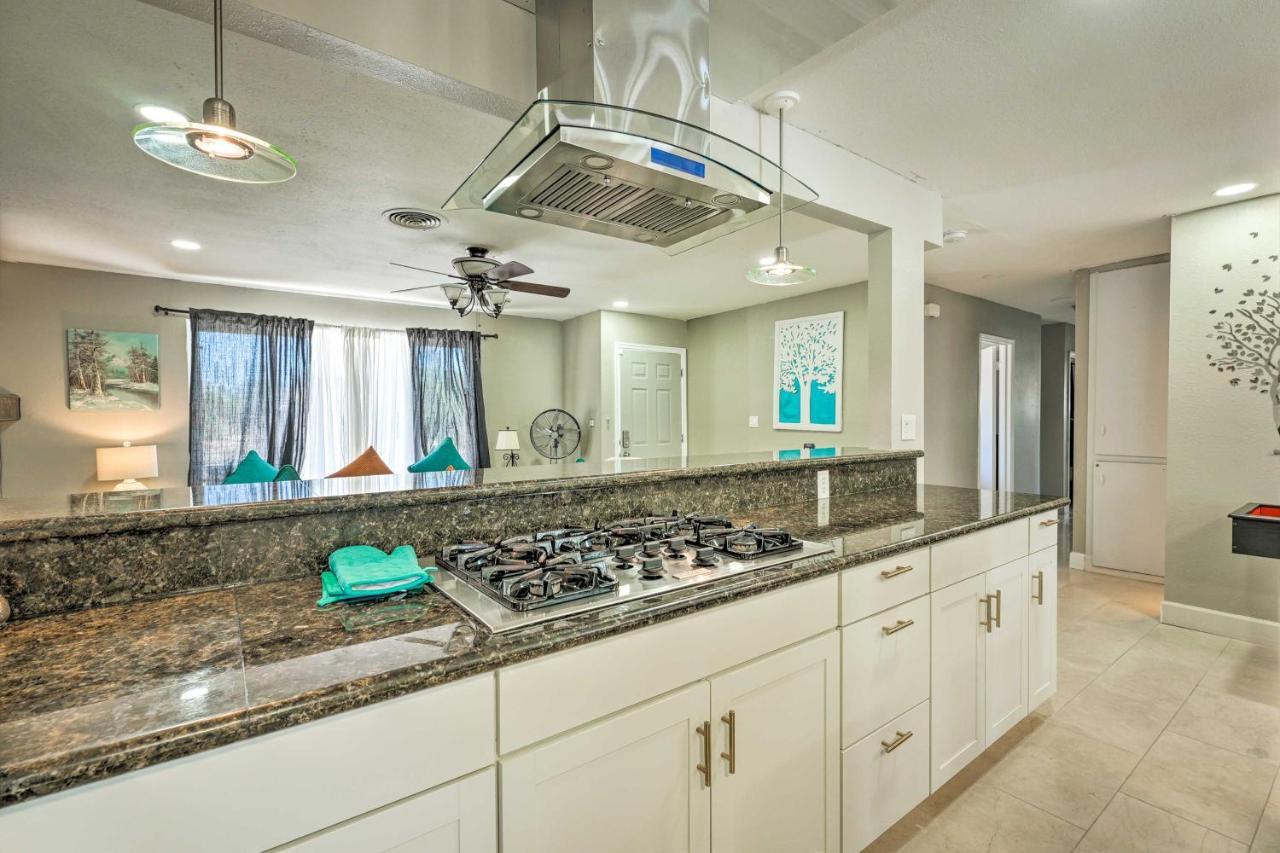 Holiday home Vegas Getaway With Patio About 3 Mi To Strip! *