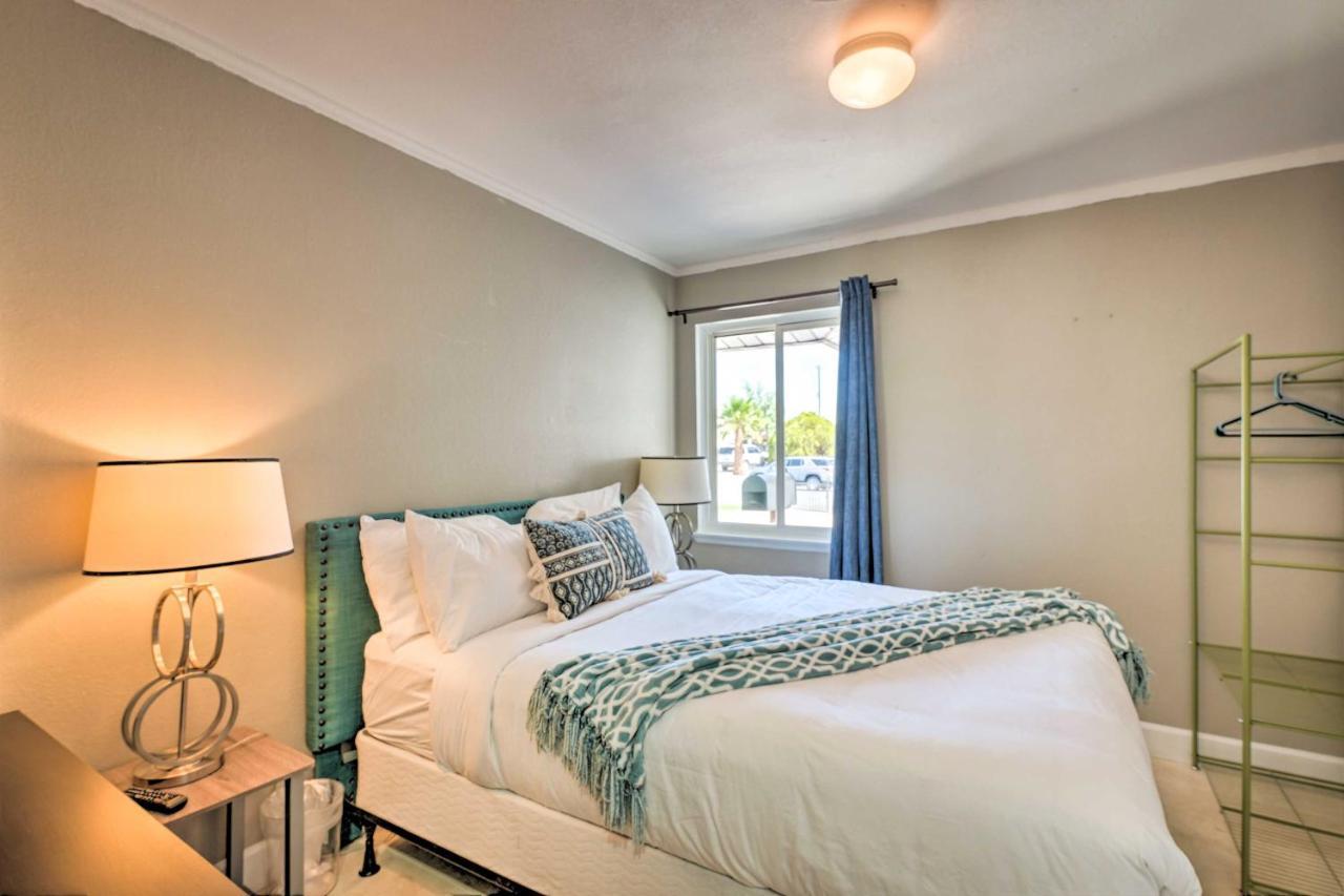 Vegas Getaway With Patio About 3 Mi To Strip! Holiday home
