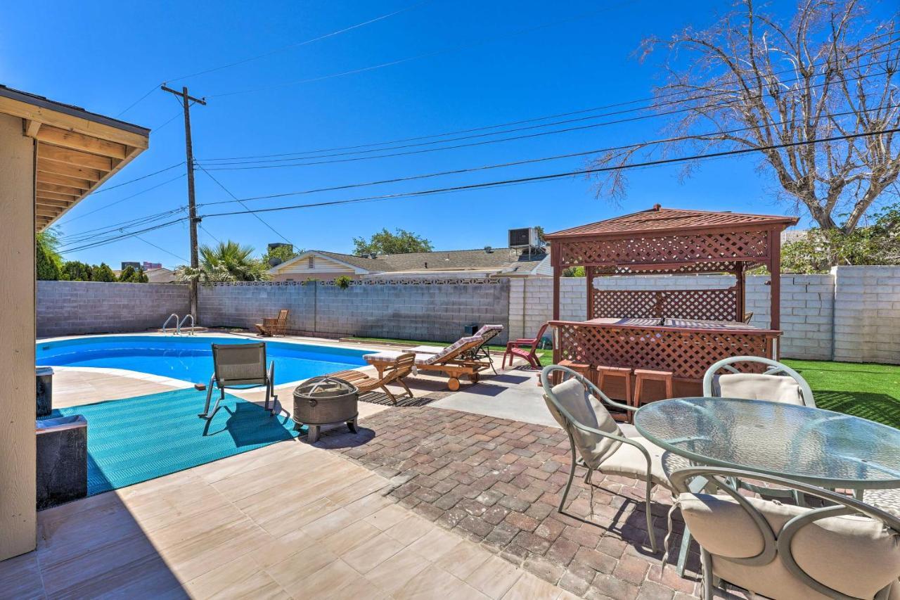 Holiday home Vegas Getaway With Patio About 3 Mi To Strip!