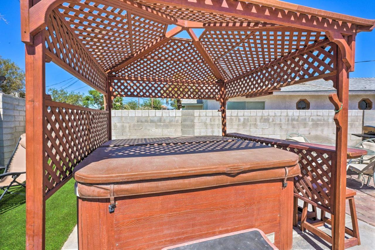 Vegas Getaway With Patio About 3 Mi To Strip! Holiday home Las Vegas
