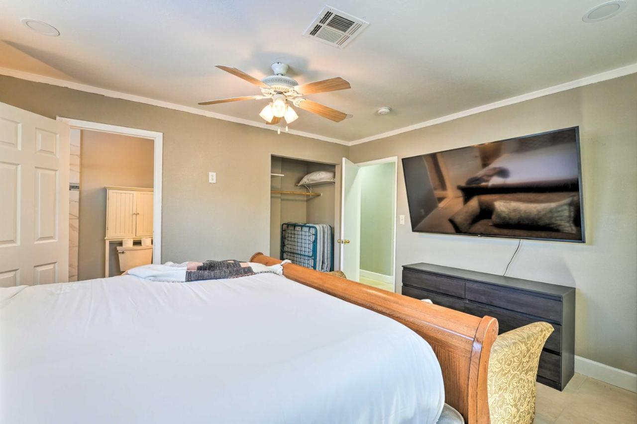 Vegas Getaway With Patio About 3 Mi To Strip! * Las Vegas