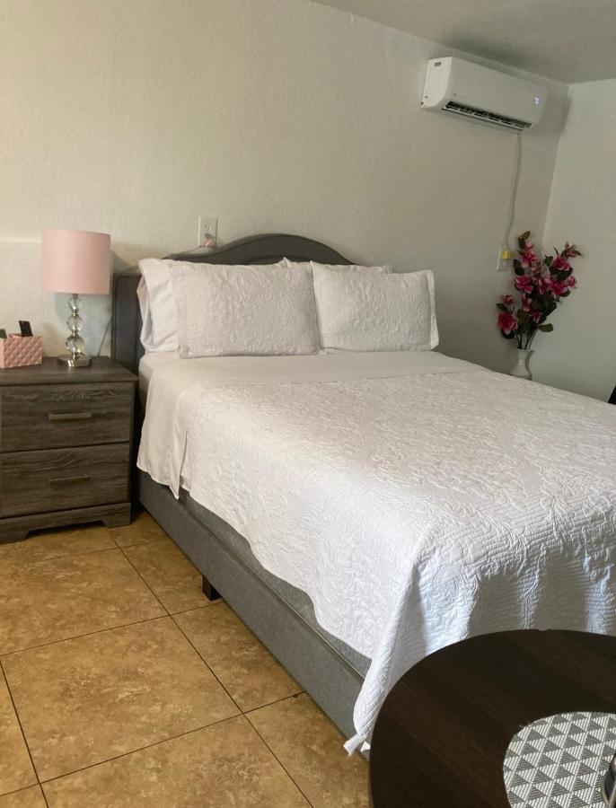 Cozy Studio…with Private Entrance Apartment *