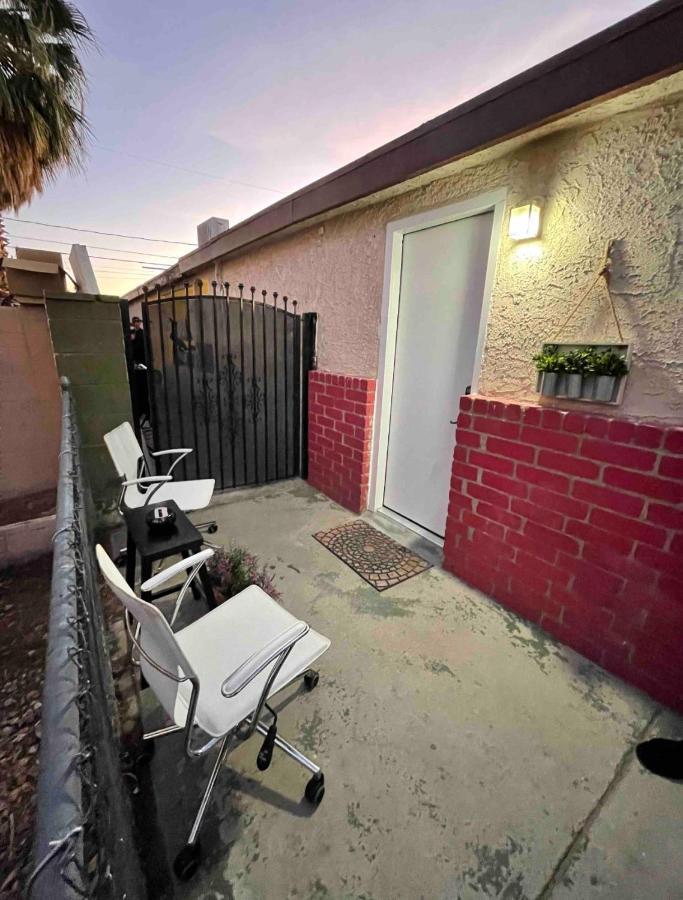 Cozy Studio…with Private Entrance Apartment *