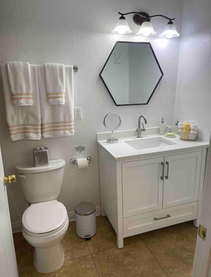 Cozy Studio…with Private Entrance *