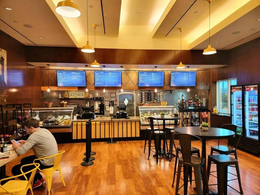 Apartment The Signature At Mgm Condo! Stunning Strip Views & No Fees! Las Vegas