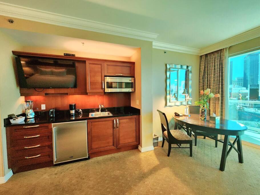 The Signature At Mgm Condo! Stunning Strip Views & No Fees! * Las Vegas