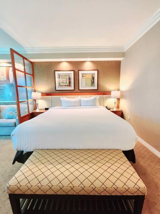 The Signature At Mgm Condo! Stunning Strip Views & No Fees! Las Vegas