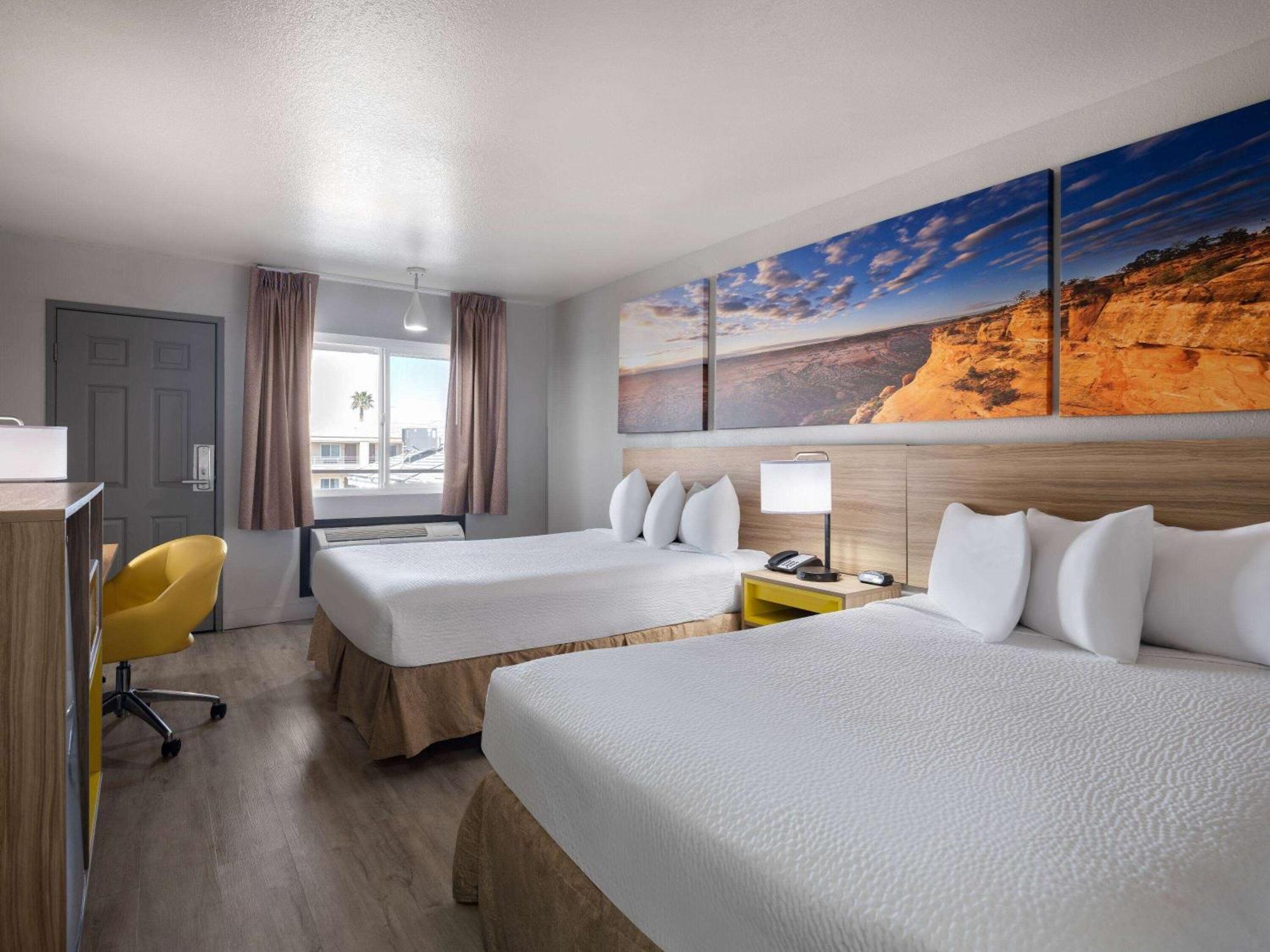Hotel Days By Wyndham Vegas Airport Near The Strip 2*