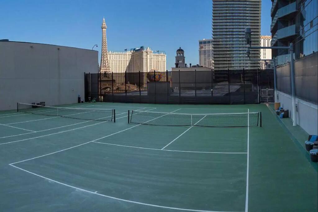 Penthouse On The Strip - 2bd/2ba