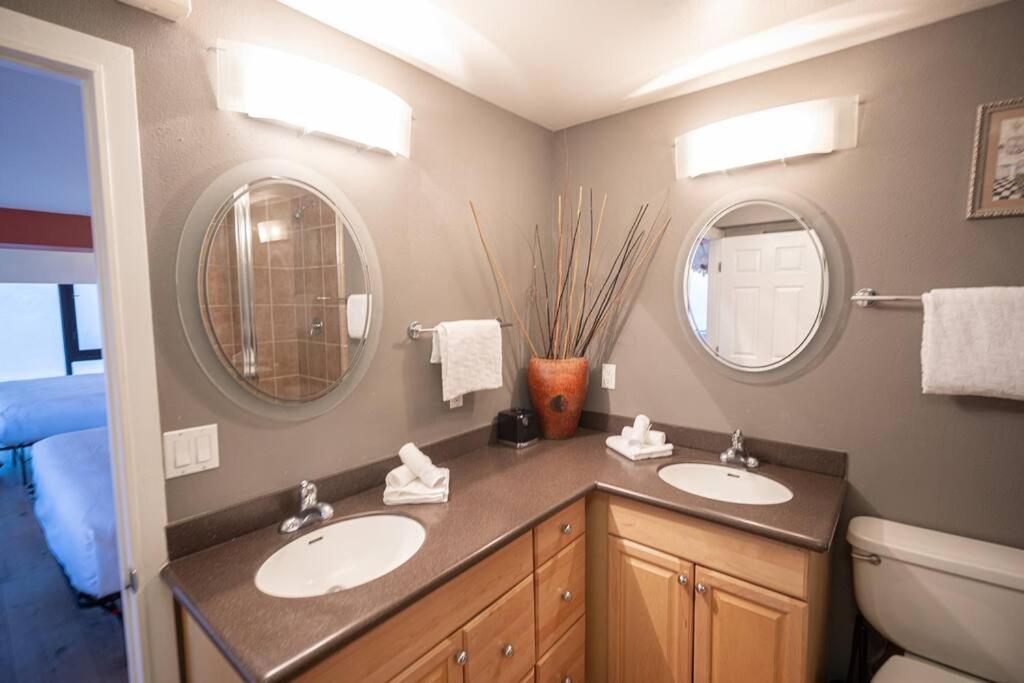 Penthouse On The Strip - 2bd/2ba Apartment *