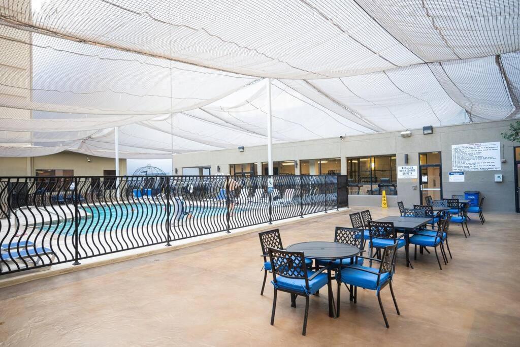 Penthouse On The Strip - 2bd/2ba *