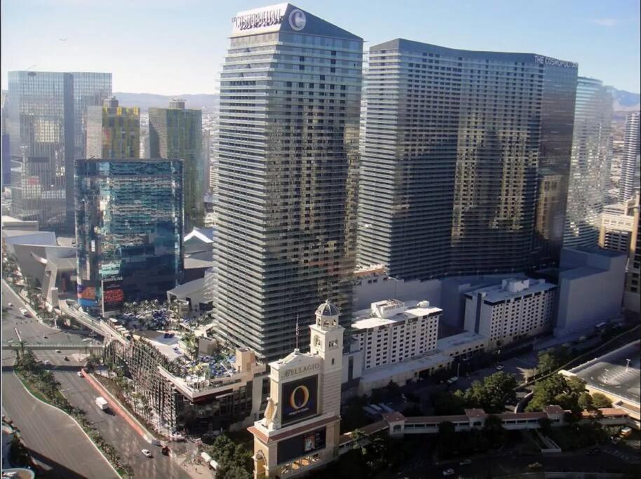 Penthouse On The Strip - 2bd/2ba *