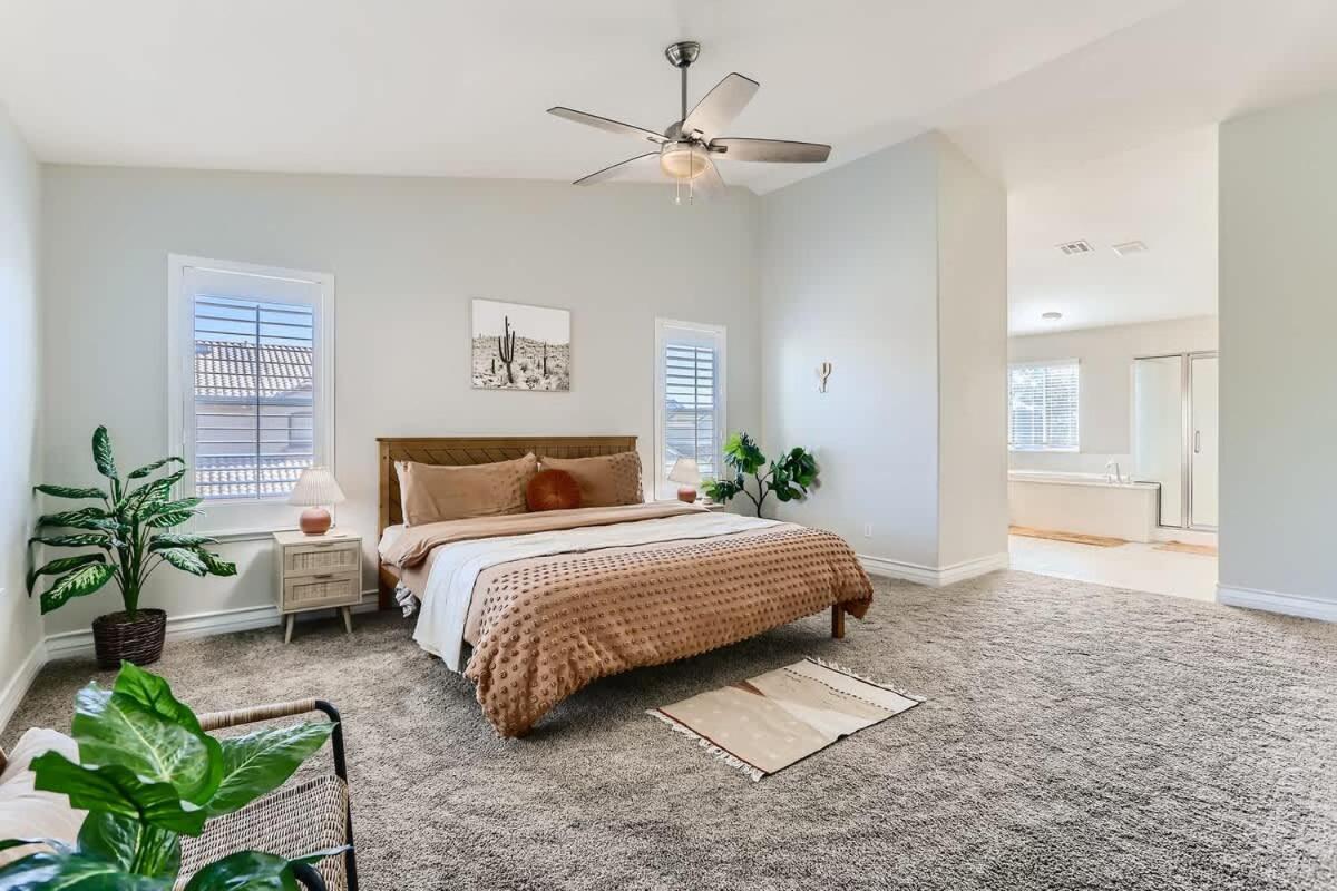 Casa vacanze Spacious Luxury Desert Retreat With Heated Pool Putt Putt And A Playground For Family
