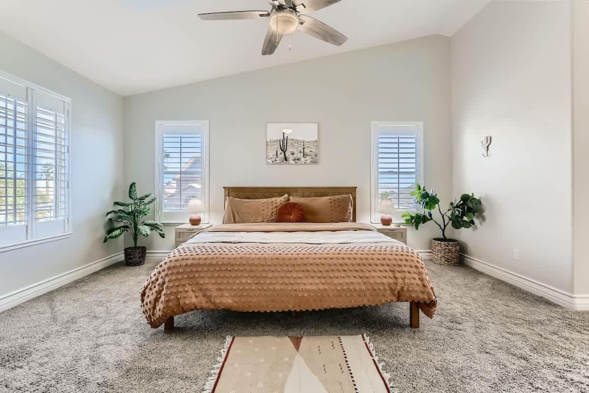 Casa vacanze Spacious Luxury Desert Retreat With Heated Pool Putt Putt And A Playground For Family