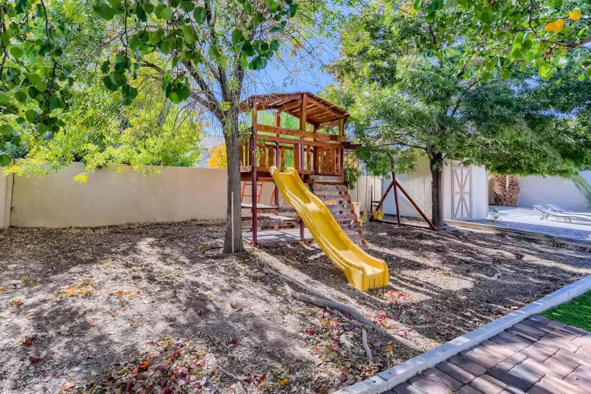 Spacious Luxury Desert Retreat With Heated Pool Putt Putt And A Playground For Family Casa vacanze Las Vegas