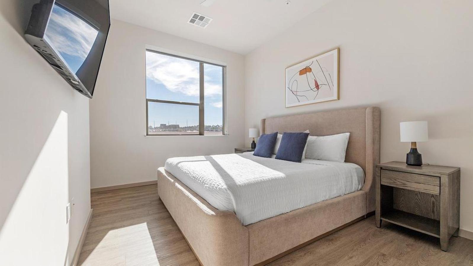 Landing At Vestra At Uncommons - 2 Bedrooms In Spring Valley Apartamento