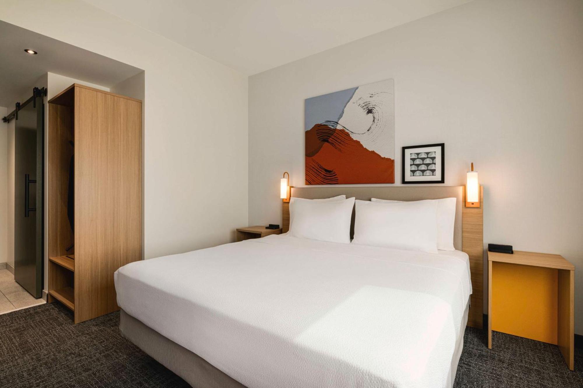 Hotel Spark By Hilton Vegas Airport