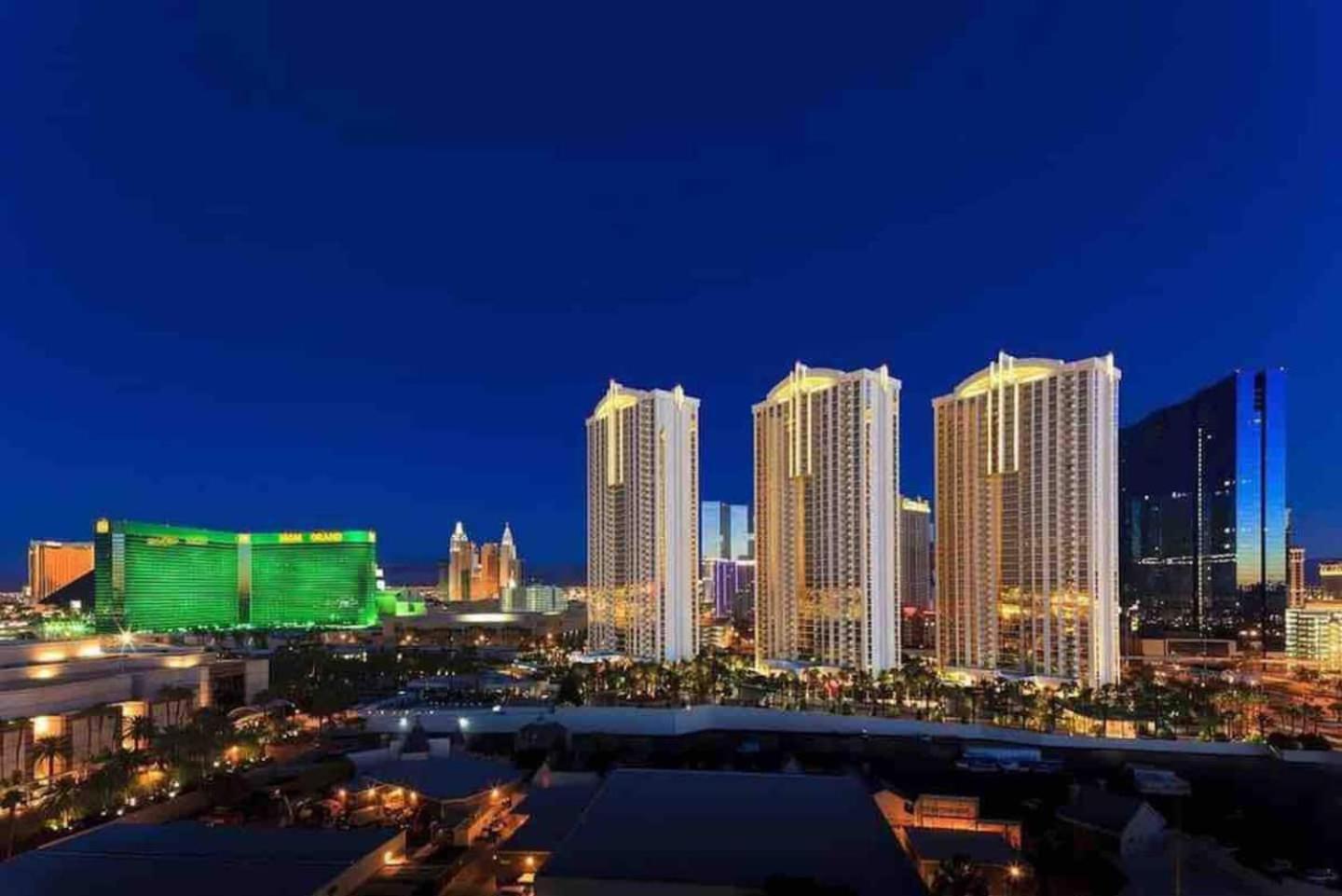 Mgm 1 Bedroom Balcony And Or Luxury * Las Vegas