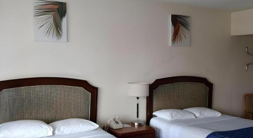 Hotel Travelsuites 2*