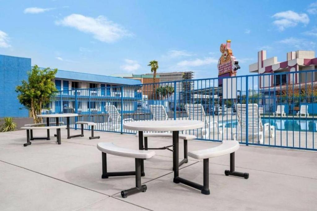 Travelsuites Hotel 2*