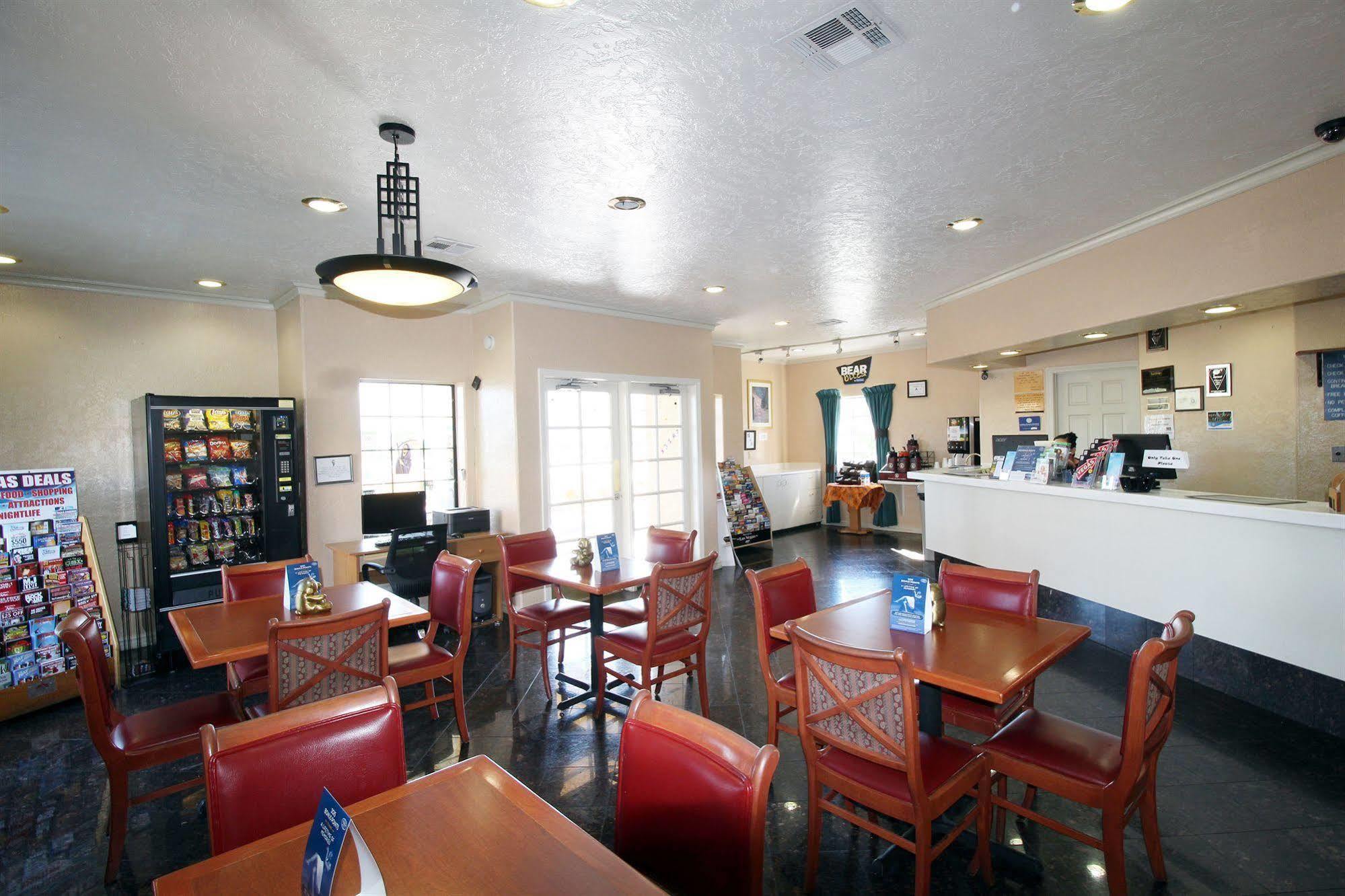Days By Wyndham Vegas Airport Near The Strip 2*