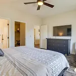 Updated Las Vegas House Patio And Solar Heated Pool