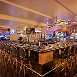 Downtown Las Vegas Beautiful Unit At 4 Queens Casino Fremont