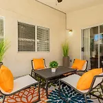 Modern 3Br Home W Pool, Hot Tub, Sleeps 6