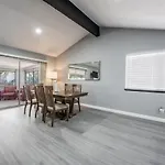 Serene Stays For You & Family Perfect Starvacatio