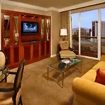 Luxury Suites International At The Signature