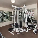Americana 5 Inn & Suites North