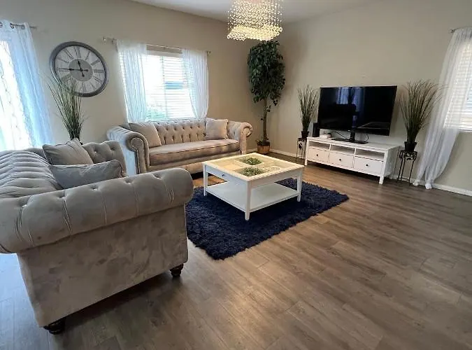 Spacious, Chic 3Bd, Sleeps 8 Convenient To Everything