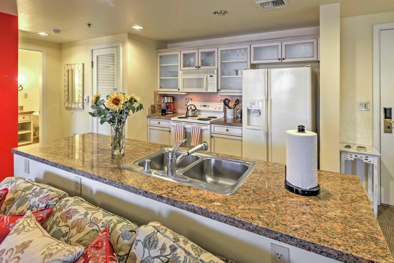 Vegas With Balcony, Amenities! Las Vegas