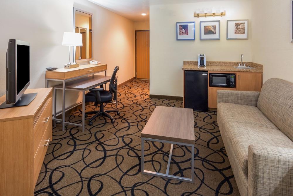 Hotel Holiday Express And - Henderson By Ihg