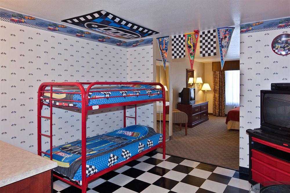 Hotel Holiday Express And - Henderson By Ihg 3*