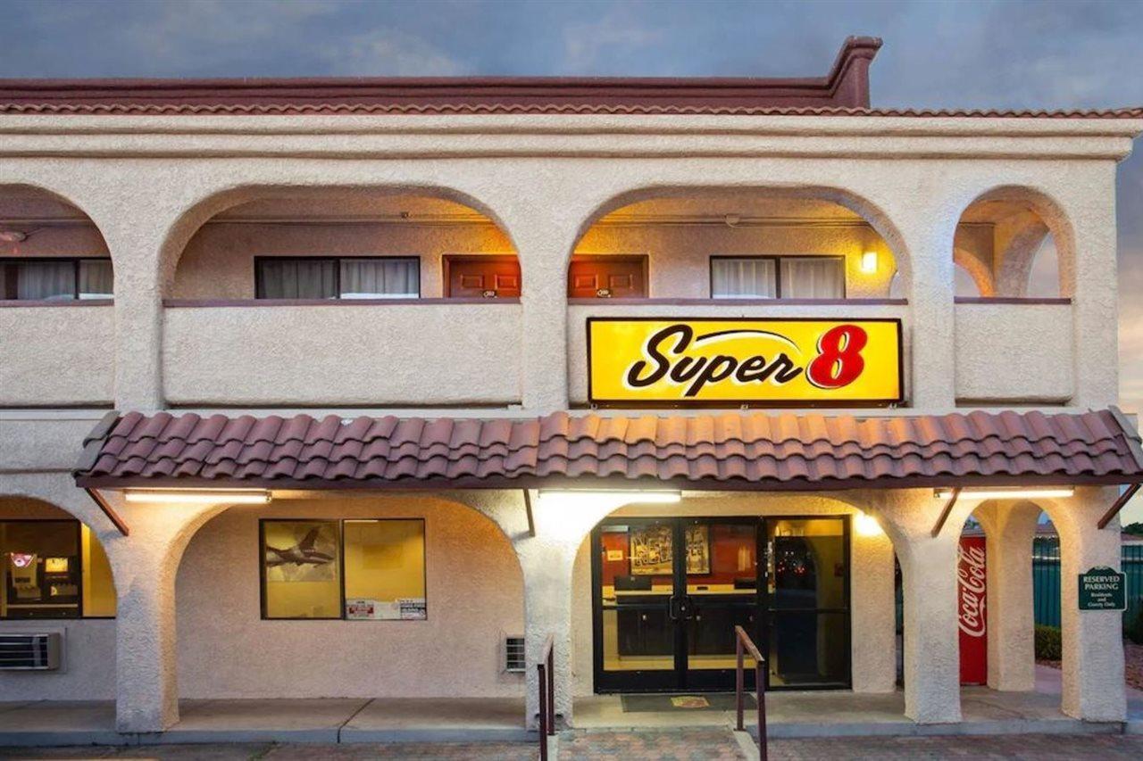 Super 8 By Wyndham Vegas Nellis Afb Area 2*