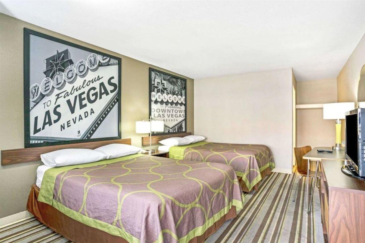 Super 8 By Wyndham Vegas Nellis Afb Area 2* Las Vegas