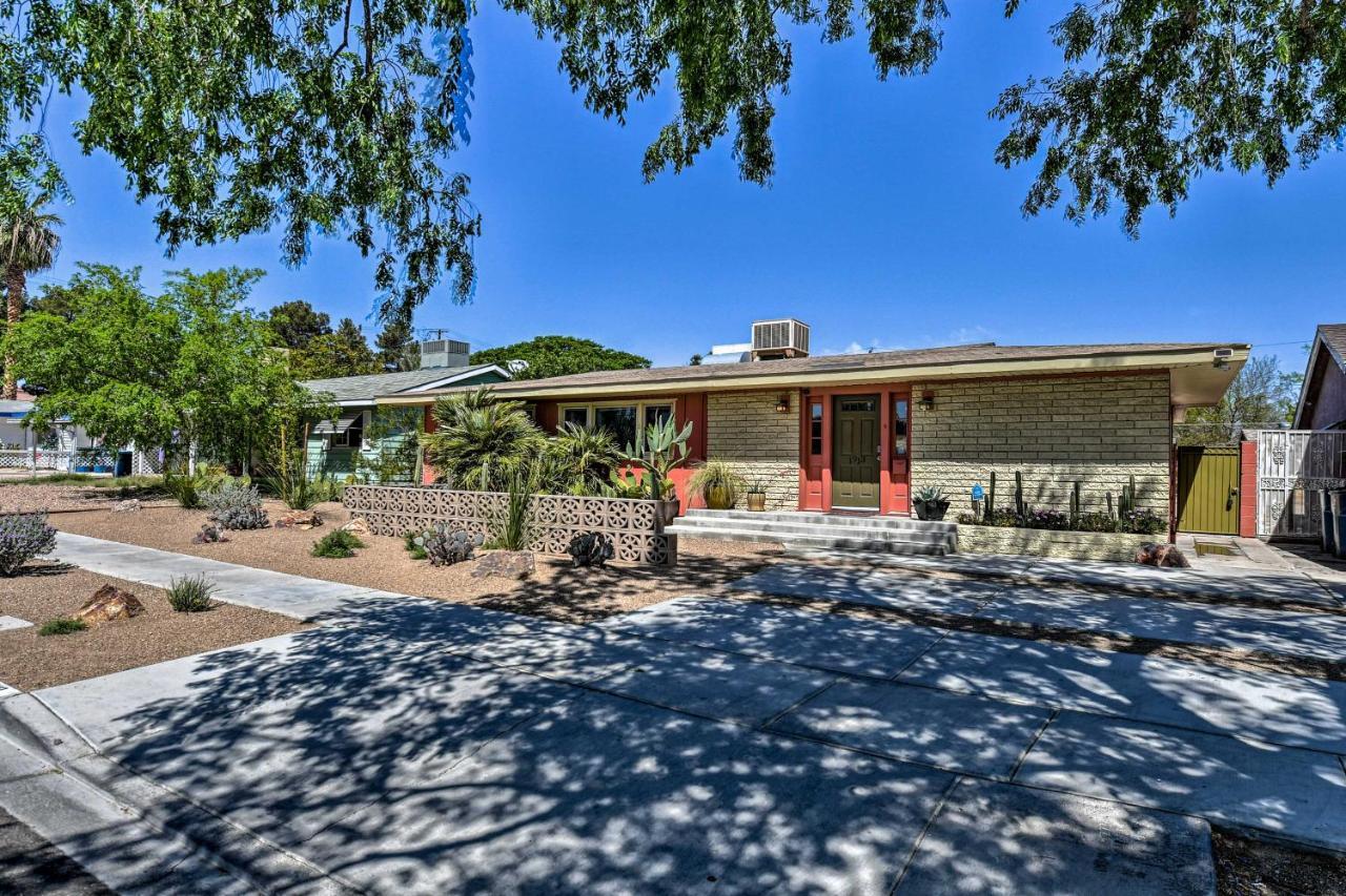 Vakantiehuis Vintage Vegas Oasis Less Than 3 Mi To The Strip!