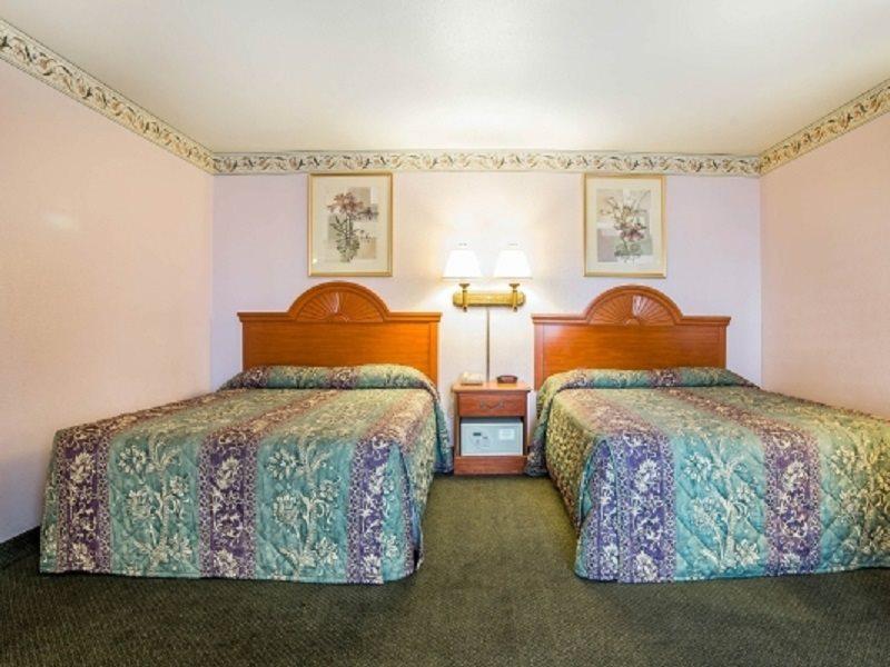 Siegel Select Convention Center Motel 2*